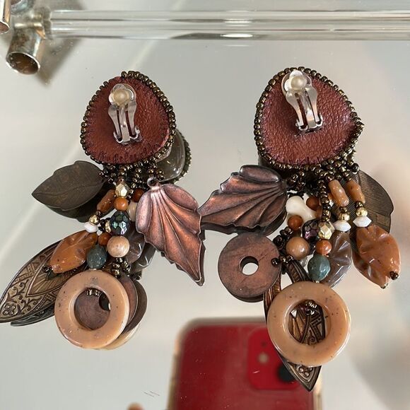Tribal look brown & copper multiple drop pendants clip on earrings - Picture 5 of 6